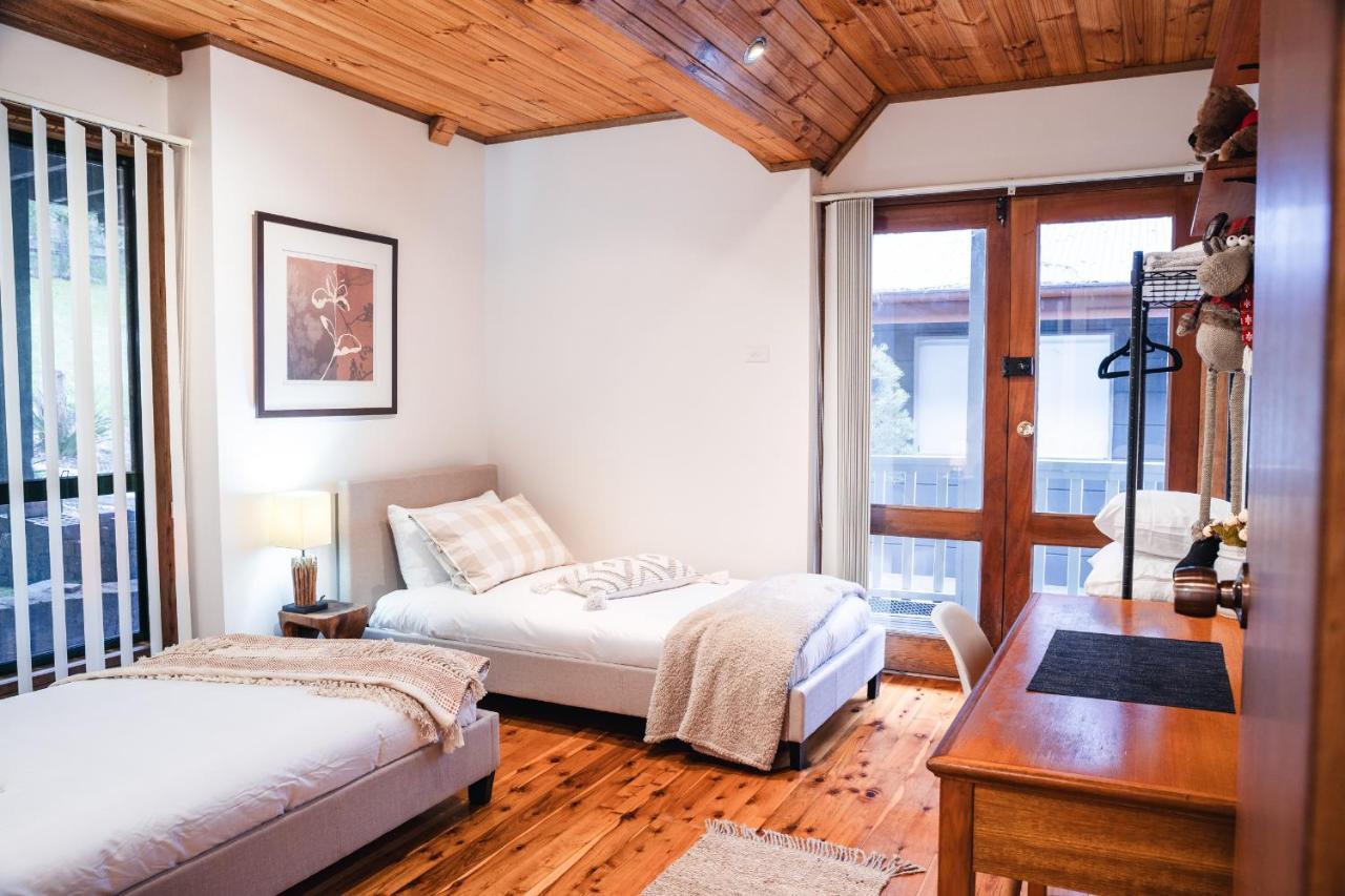 Snooty Fox Bed &Breakfast Panzió Hazelbrook Kültér fotó